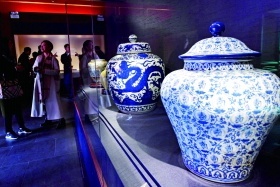 故宮展覽明代御窯瓷器